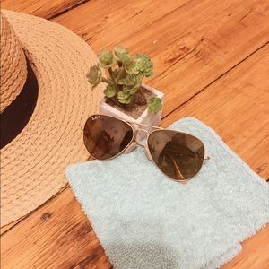 Ray Ban classic aviators gold polarized